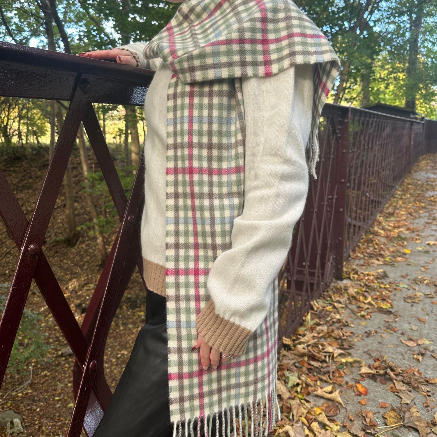 Oban Tweed Foxglove Cashmere Scarf