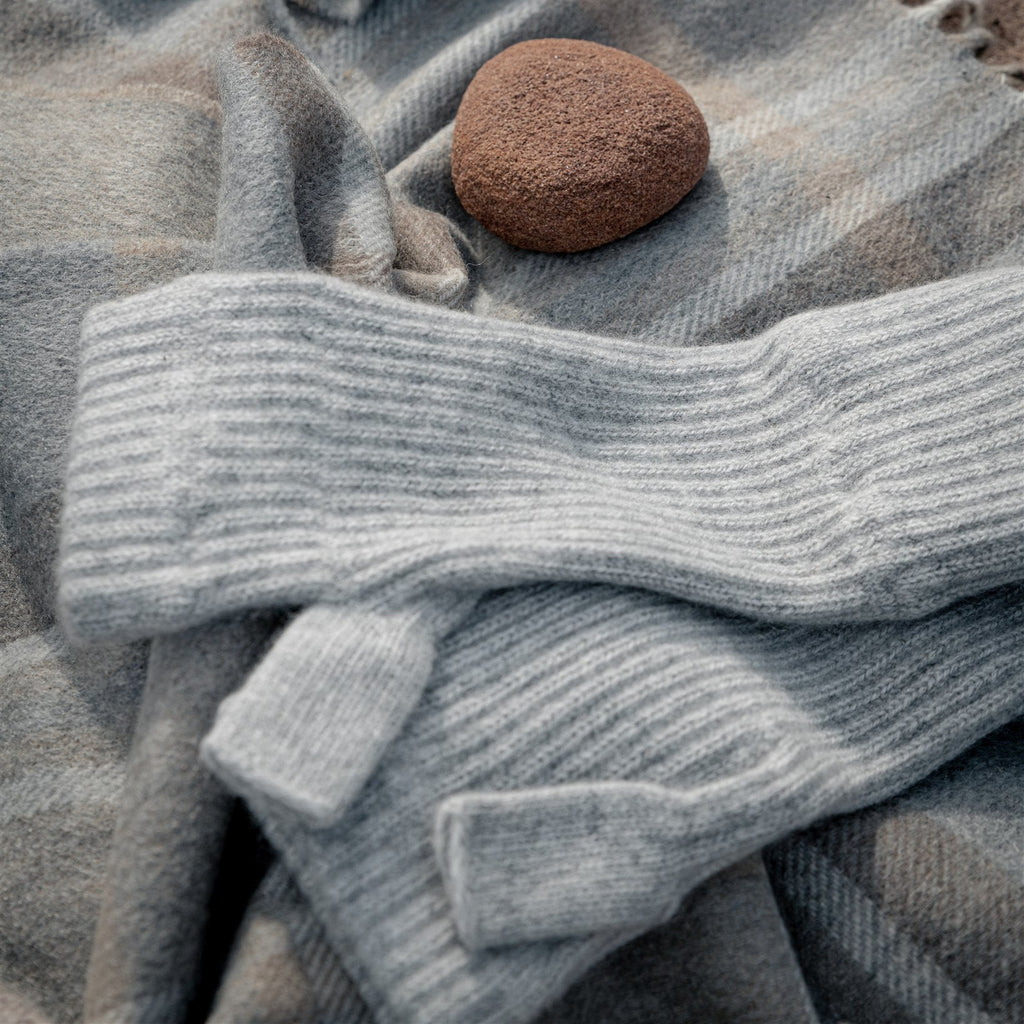 Ladies Black Ribbed Cashmere Wrist-Warmers