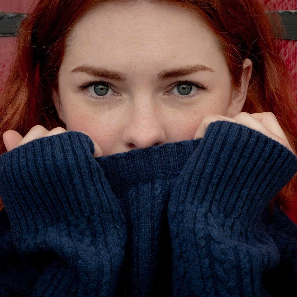 Unisex Midnight Mid-Weight Fancy Cable Cashmere Crew Neck Sweater