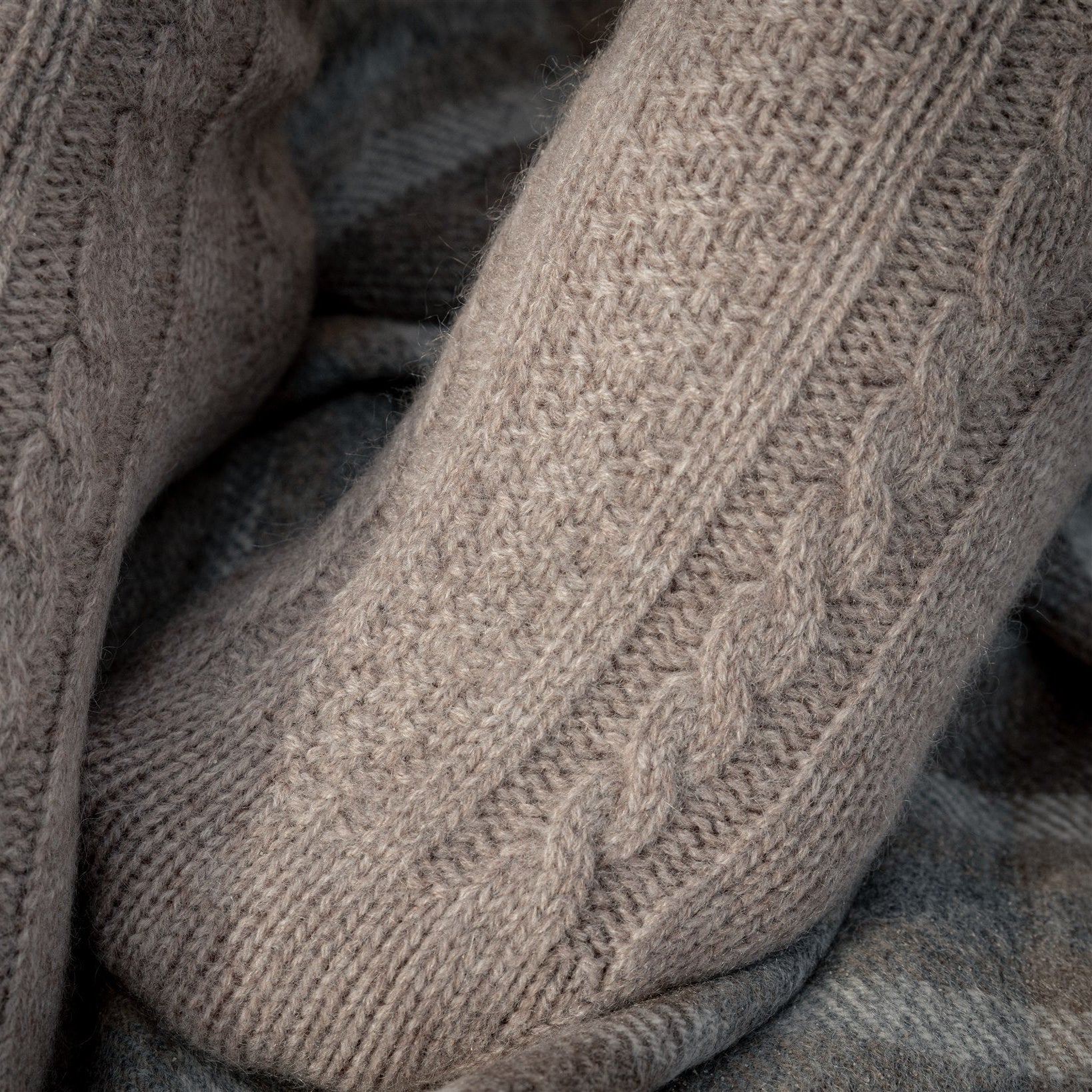 Ladies White Cable Cashmere Bed Socks