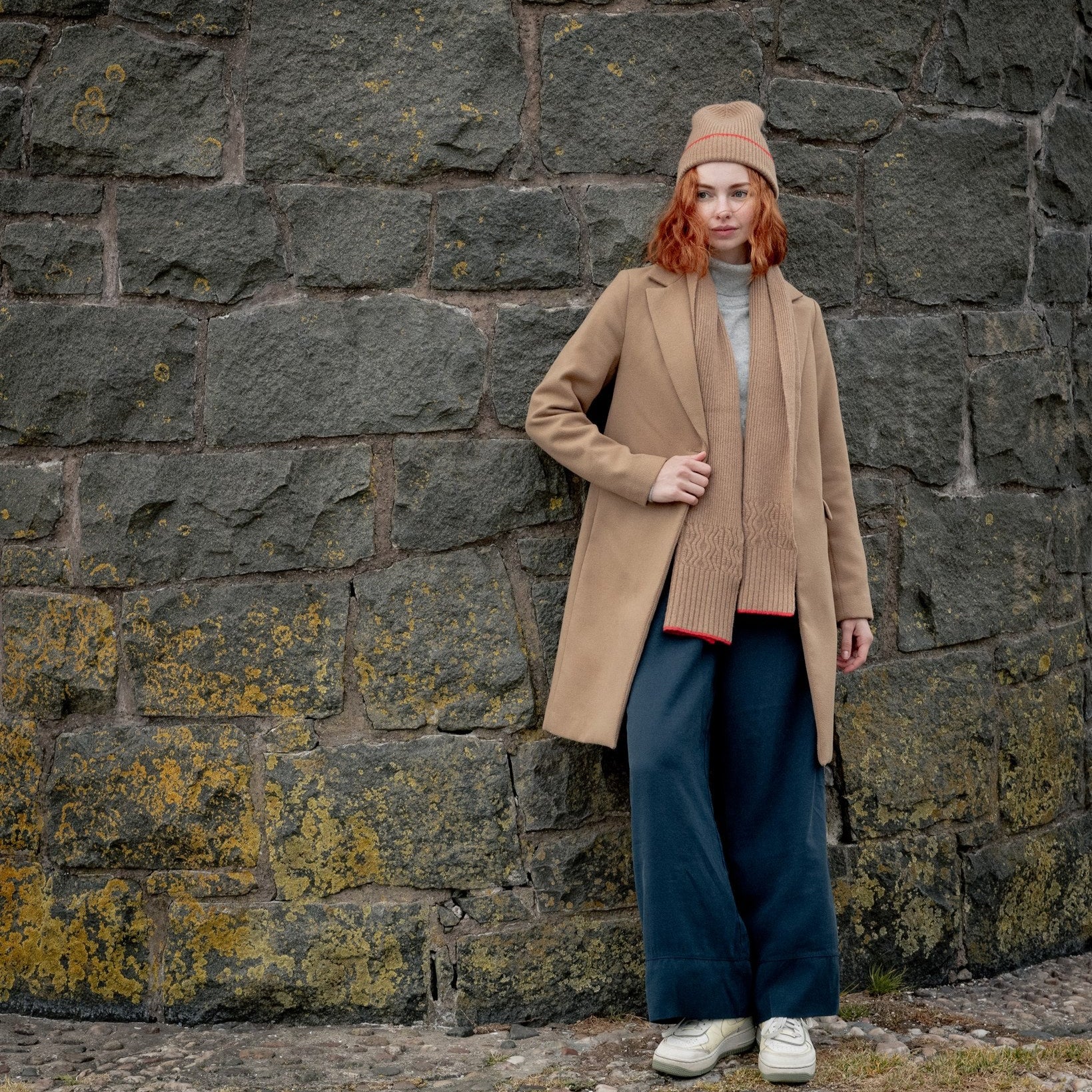 Knitted Charcoal Mid-Weight Ribbed Cashmere Scarf