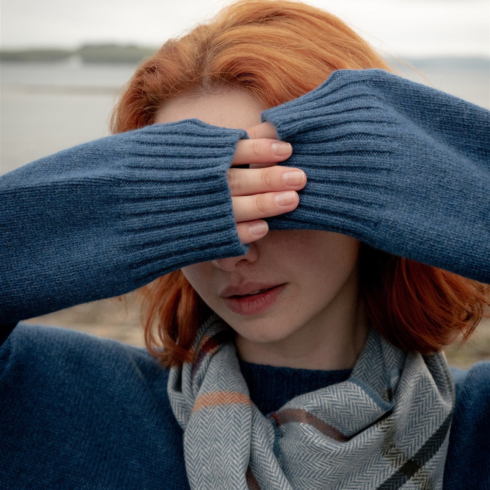 Unisex Yale Blue Chunky Plain Cashmere Crew Neck Sweater